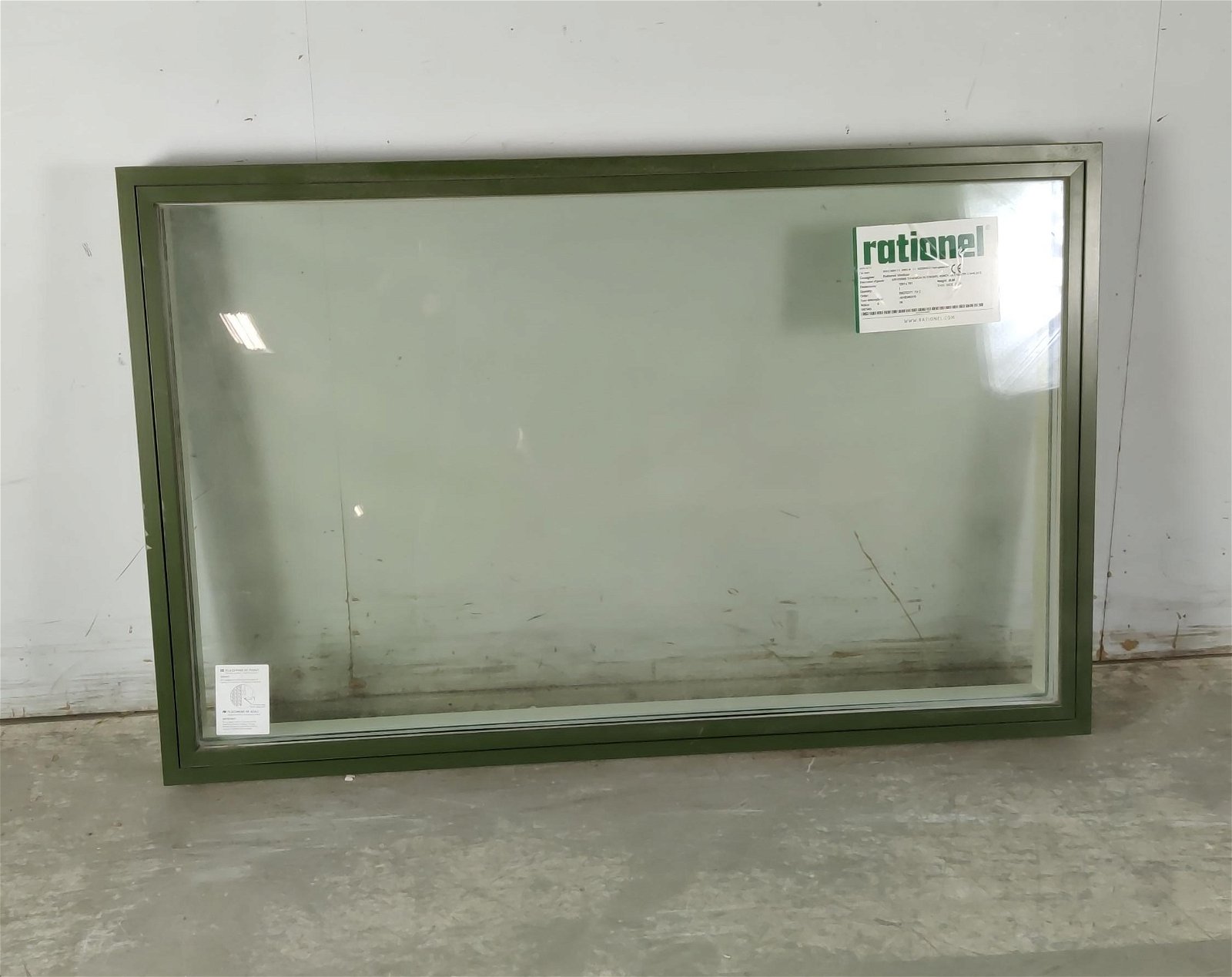 Fast karm vindue fra Rationel, klar glas, træ/alu, grøn