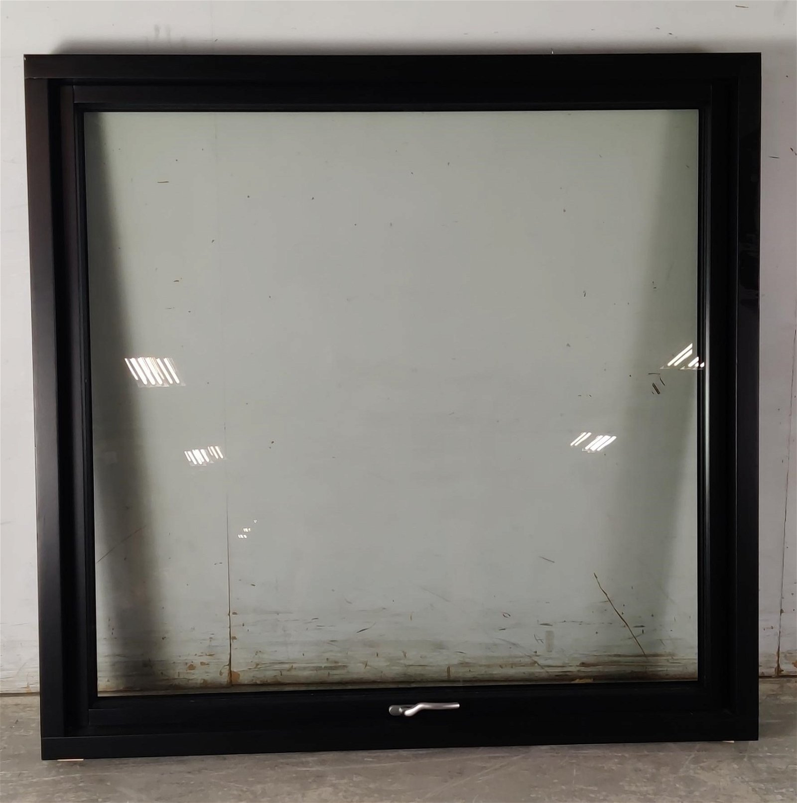 Topstyret vindue fra STM, Klar glas, Træ/alu, Sort  142,8 X 136,8 