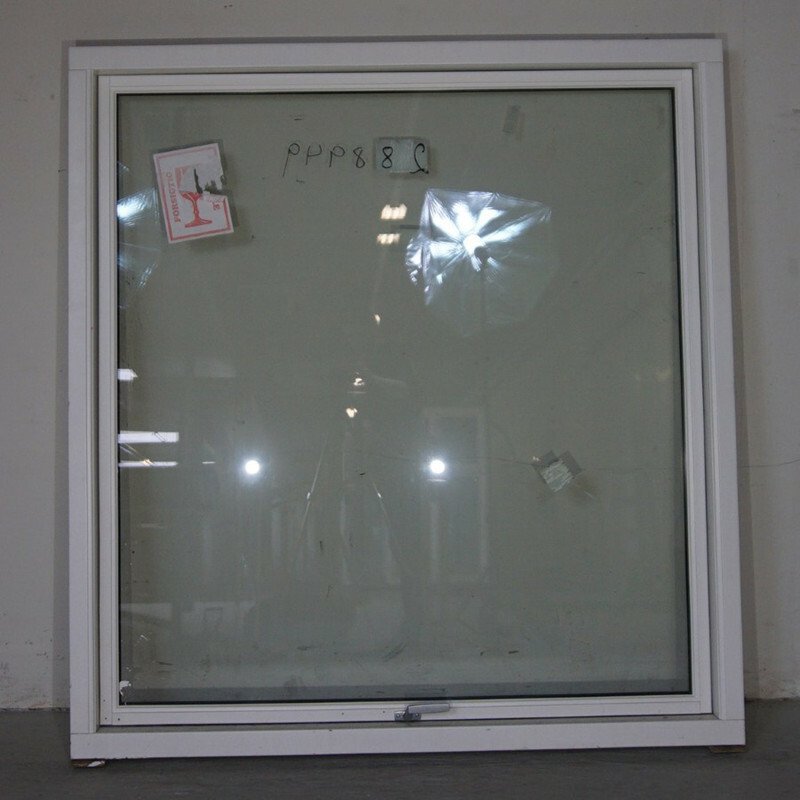 Topstyret vindue fra Vipo, 2-Lags glas, Træ, Hvid 150 X 161,5 