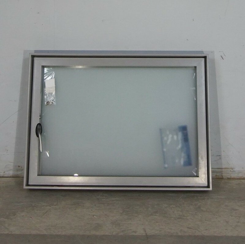 Sidehængt vindue fra Idealcombi, 2-Lags matteret glas, Træ/alu, Grå 95 X 69 